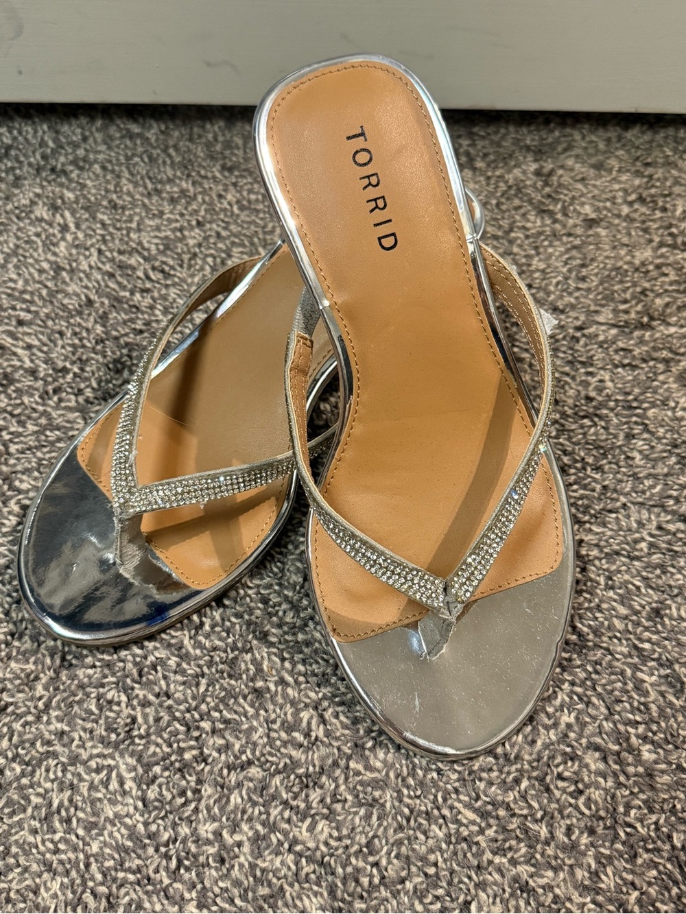 Torrid Faux silver metallic Patent Rhinestone Sandal Heels 7 wide